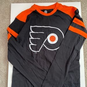 NWT Flyers long sleeve